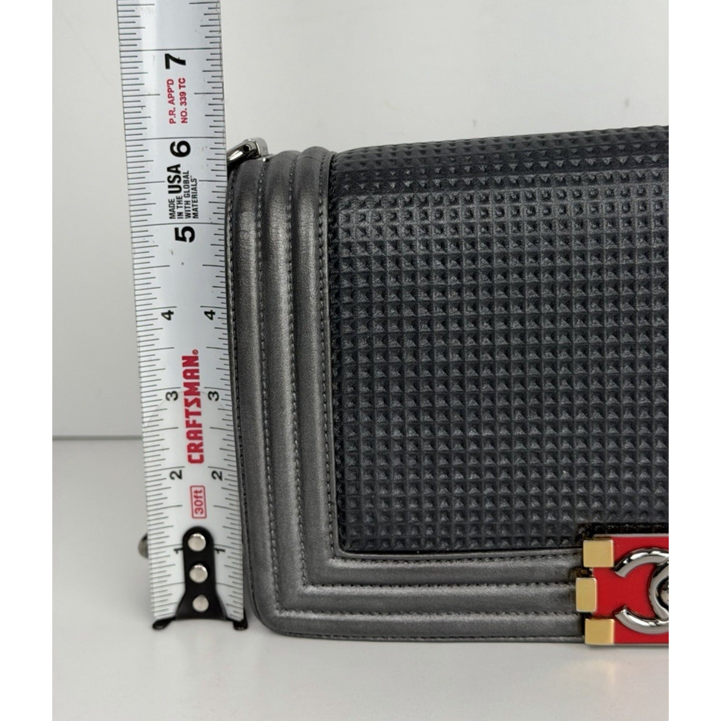 Chanel Medium Boy Flap Shoulder Bag in Grey Cube Embossed Leather 2013-2014 S