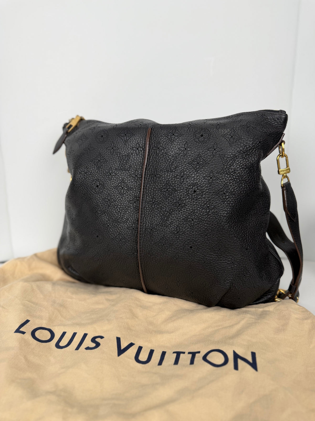 Louis Vuitton Monogram Mahina Selene MM Shoulder Bag in Black Leather YC1