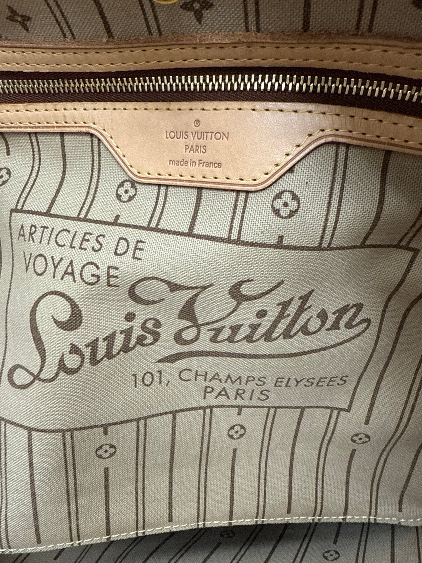 LOUIS VUITTON Neverfull MM Monogram Canvas Tote Shoulder Bag