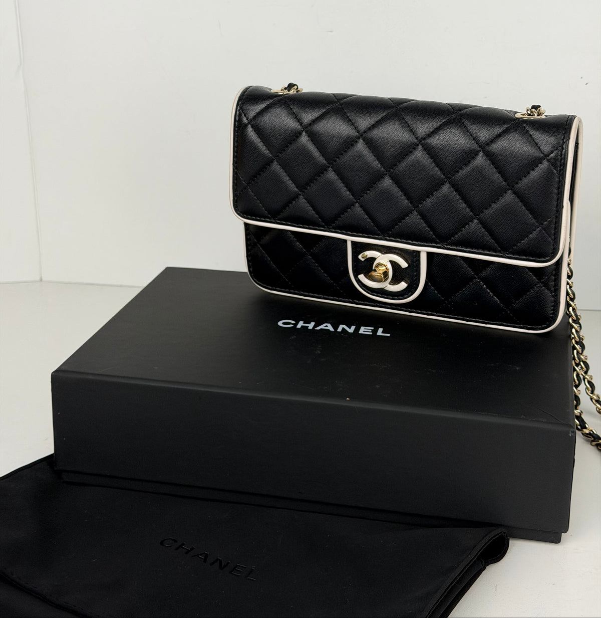 Chanel Wallet on Chain Crossbody Bag in Black & White Quilted Lambskin Leather NFC