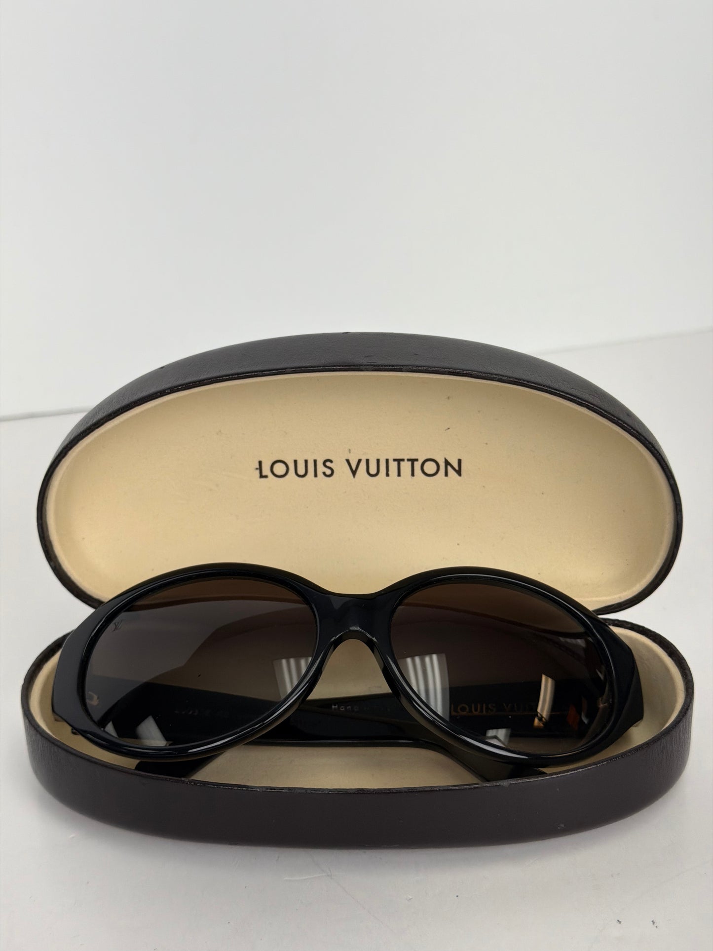 Louis Vuitton Obsession Sunglasses in Black Acetate with Gold-tone LV Monogram YLV