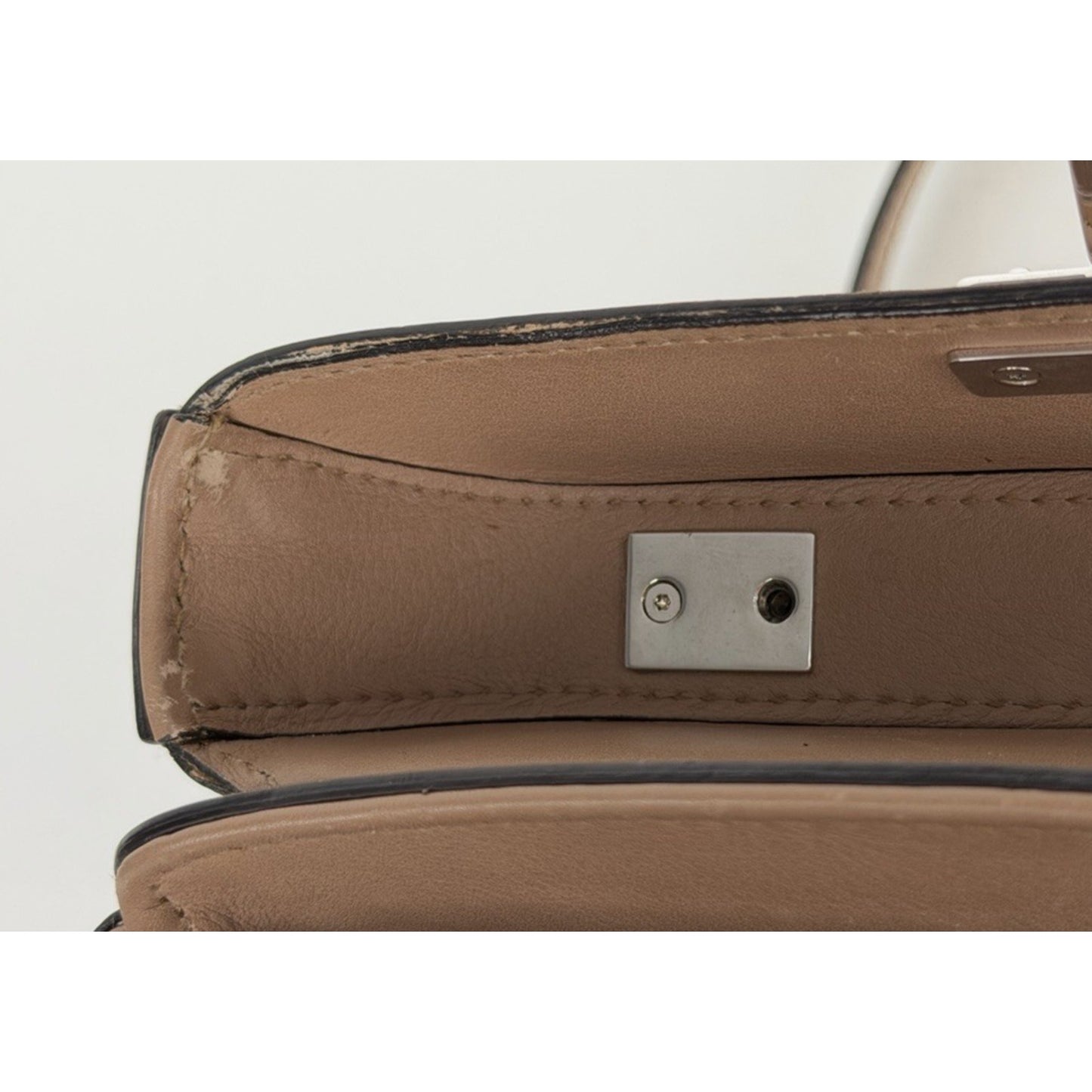 Gucci Lady Lock Bamboo Top Handle Bag in a Light Beige Leather S08