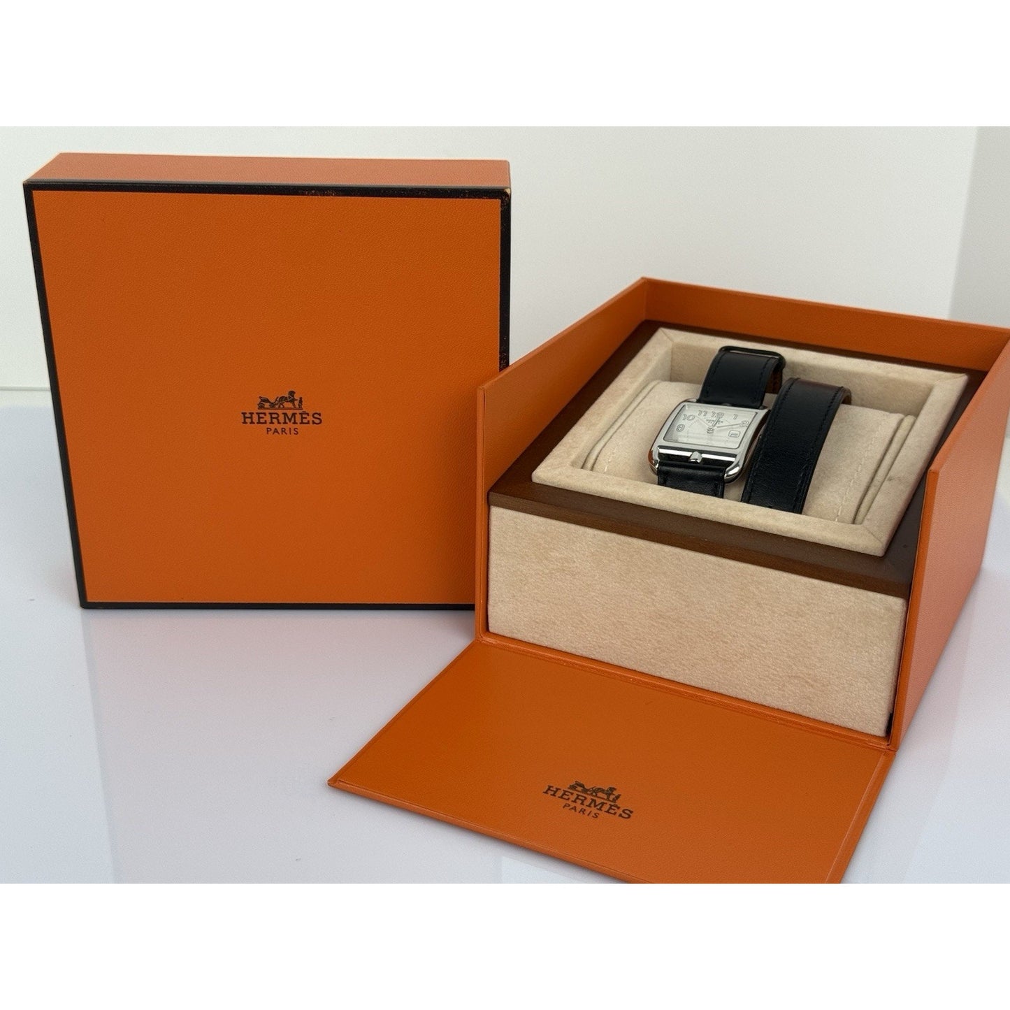HERMES Cape Cod Black Leather Band Watch CC2.710 Box