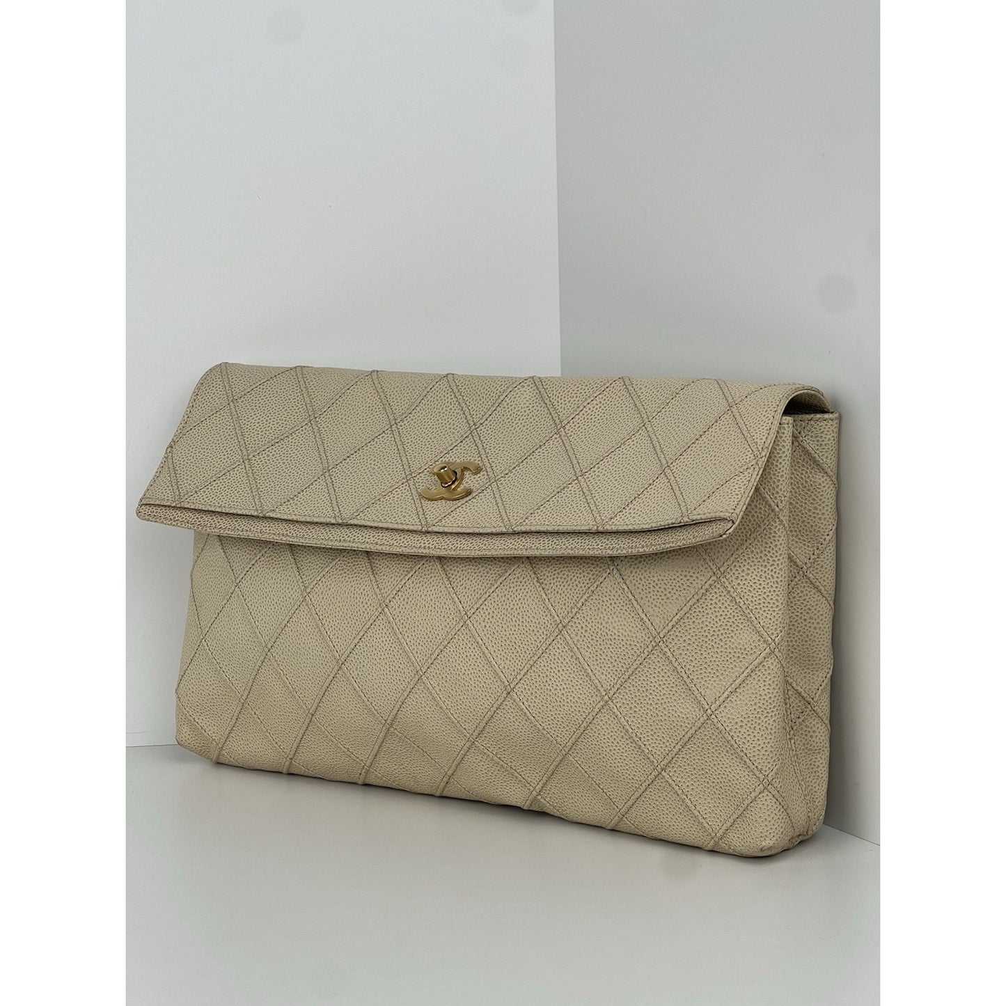 CHANEL Vintage (2000-2002) Caviar Diamond Stitch Oversized Flap Leather Clutch