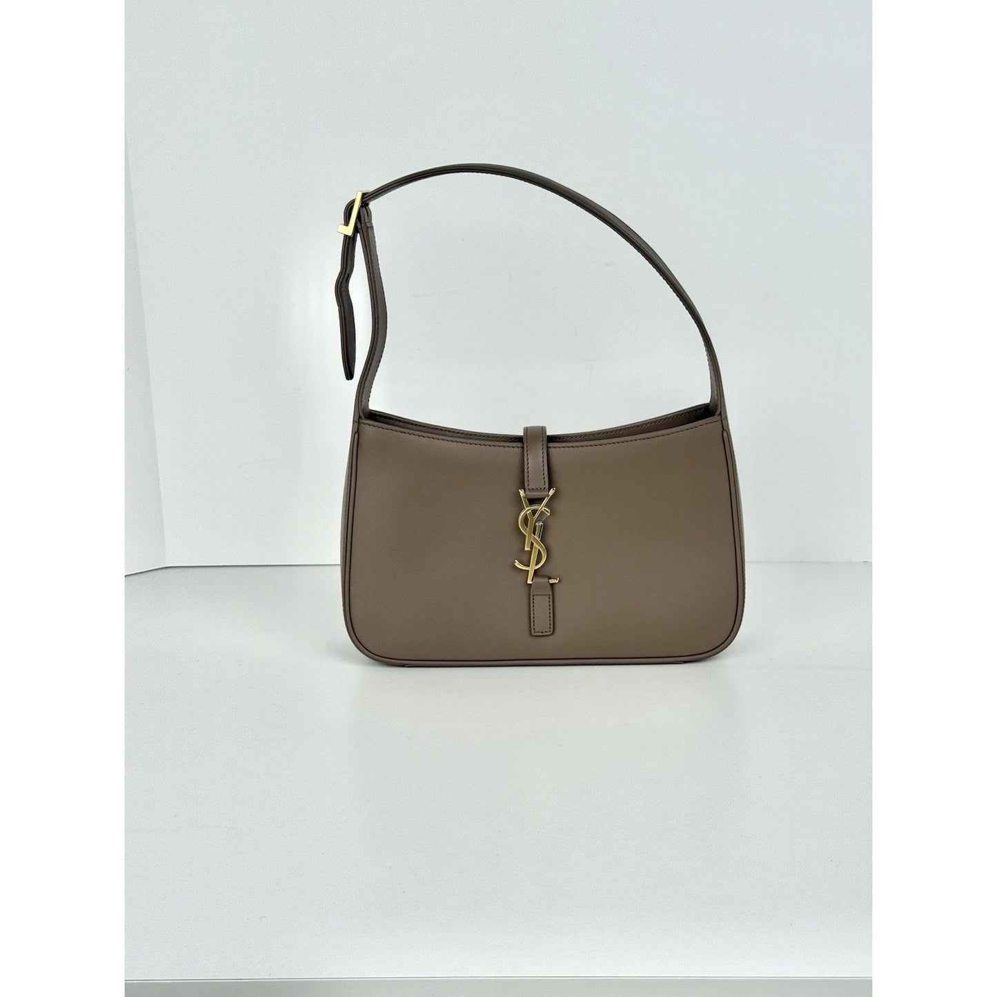 Saint Laurent Le 5 à 7 Beige Leather Shoulder Bag