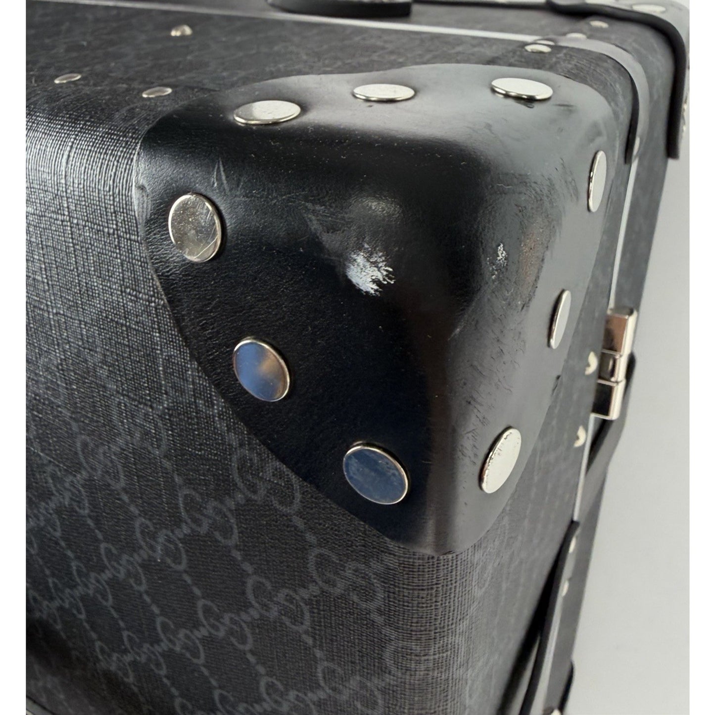 Gucci x Globe-Trotter Medium Rolling Suitcase GG Supreme Monogram Canvas