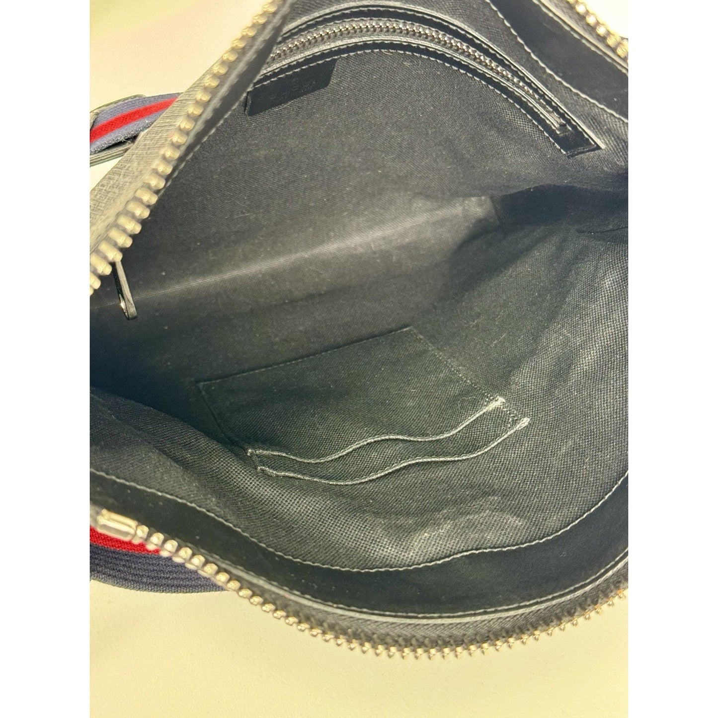 Gucci GG Supreme Gray Canvas Messenger Bag with Black Trim B-2