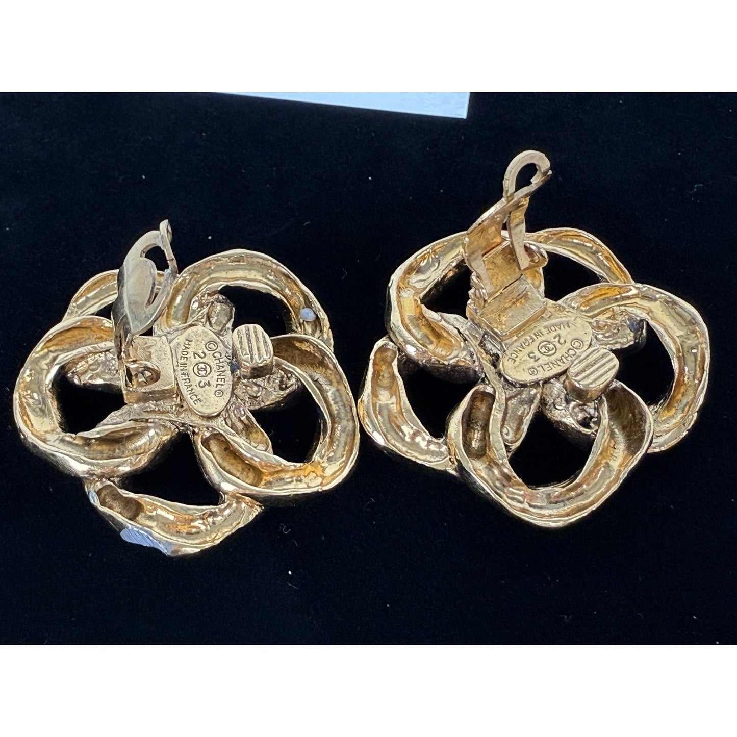 Chanel Gold Chain Flower Clip on Earrings 1980s