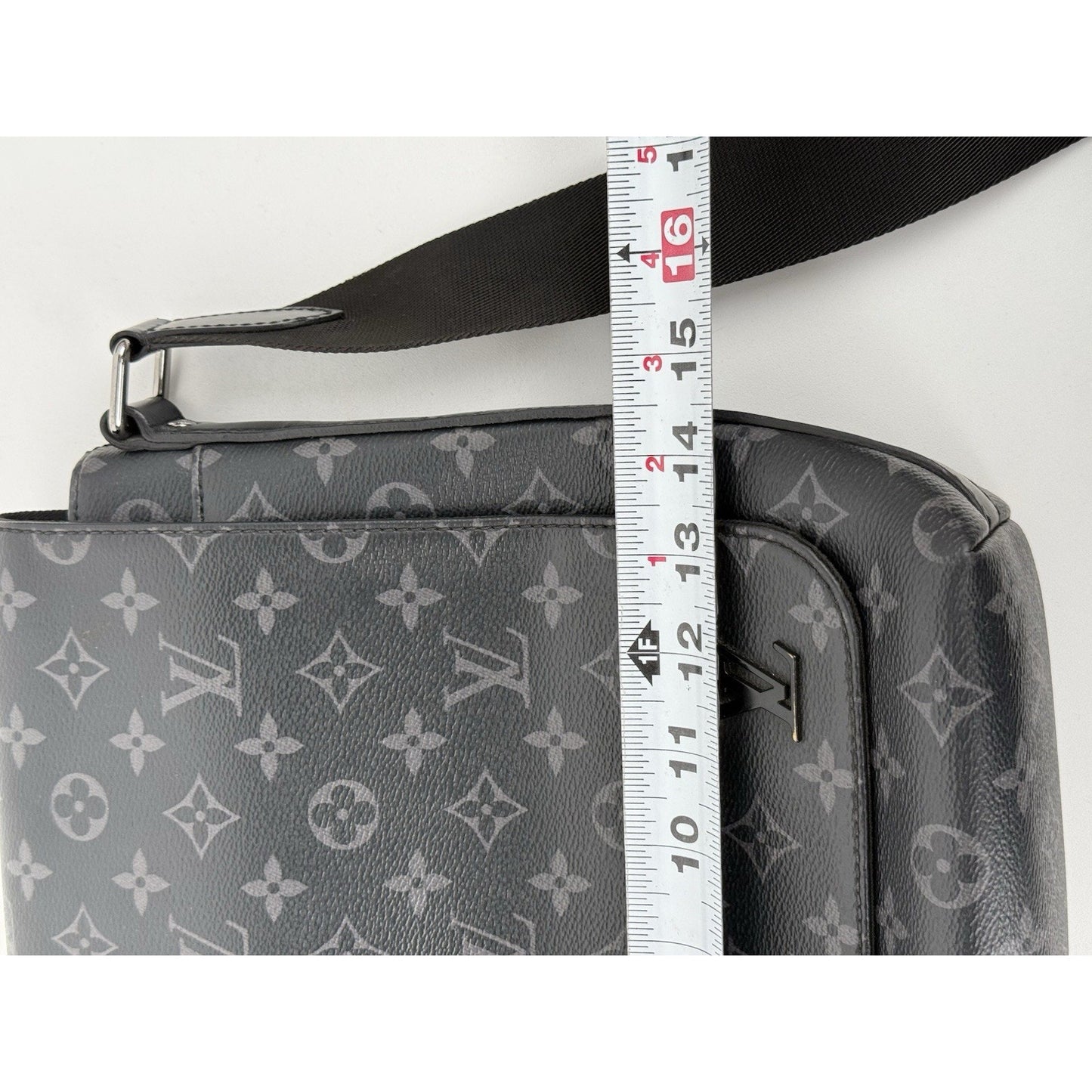 LOUIS VUITTOM District PM Monogram Eclipse Messenger Bag