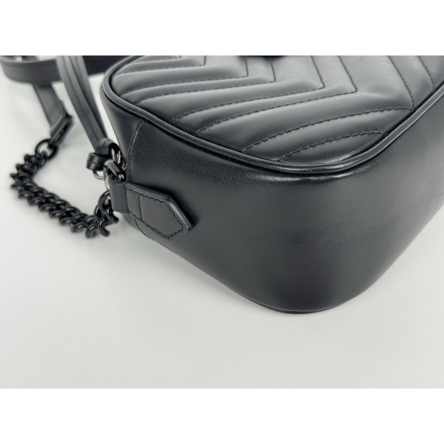 Gucci Matelassé Monochrome Small GG Marmont Chain Shoulder Bag Black B-9