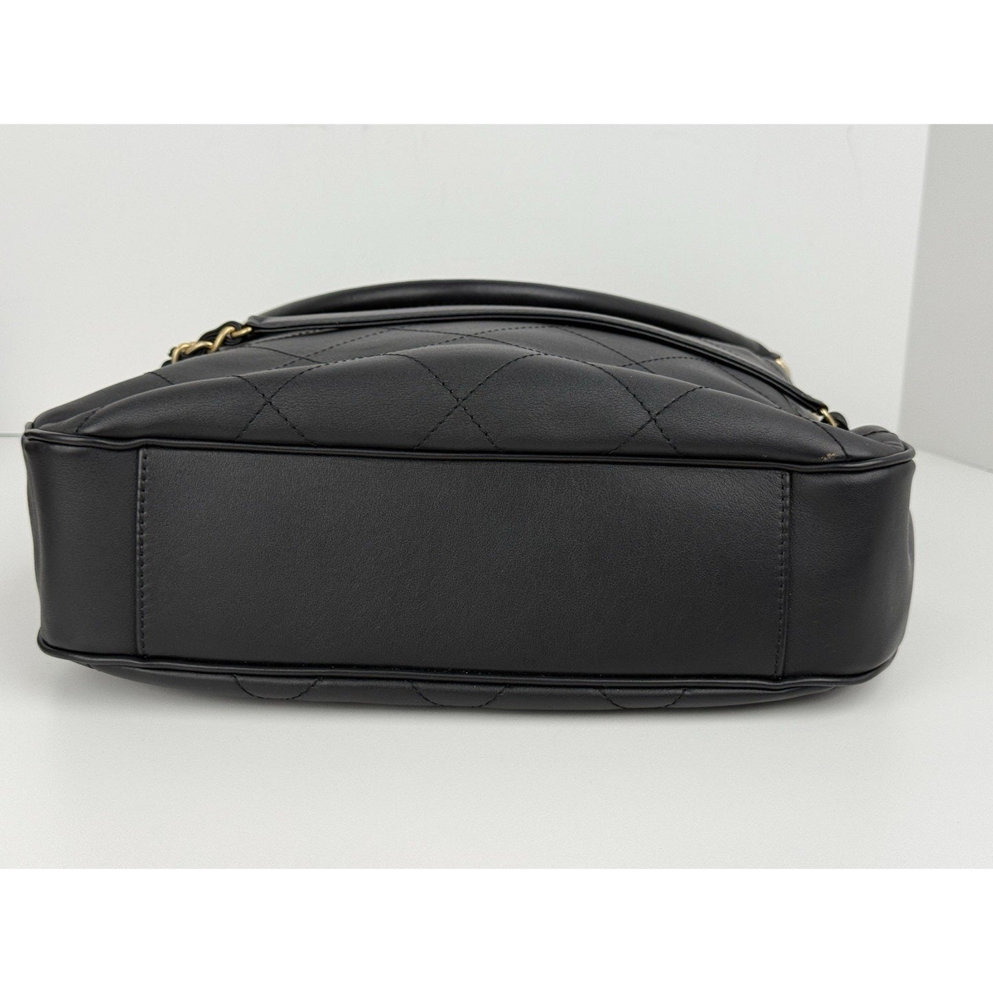 Chanel Black Quilted Leather Chains Strap Gold Hardware Hobo Bag