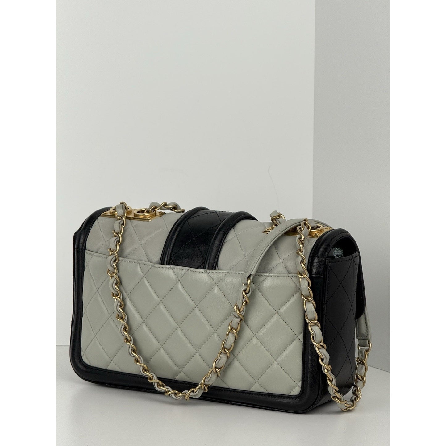 CHANEL Elegant CC Medium Lambskin Leather Quilted Flap Shoulder Bag