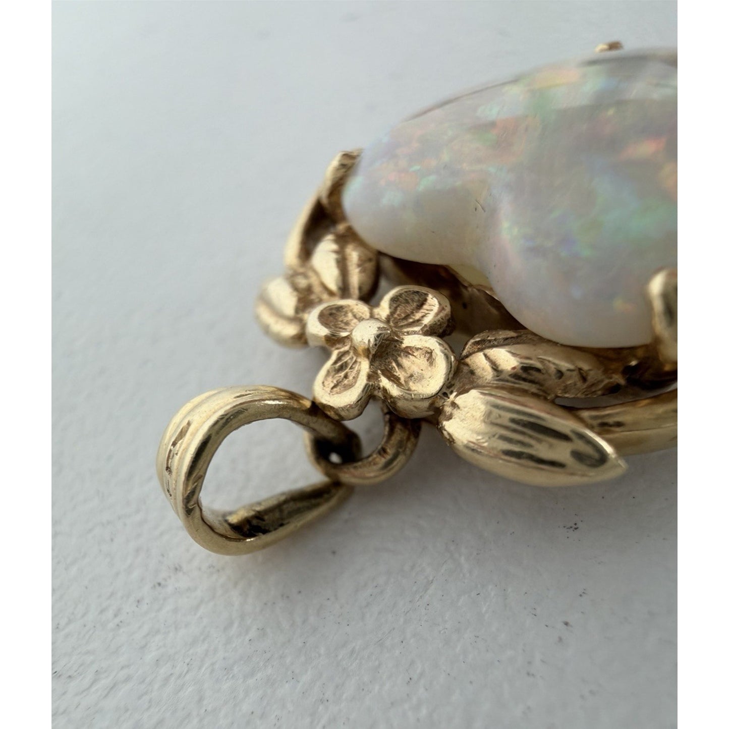 Tiffany & Co. Heart Shaped Australian Opal Pendant Approximately 4 CT 14k Vntg