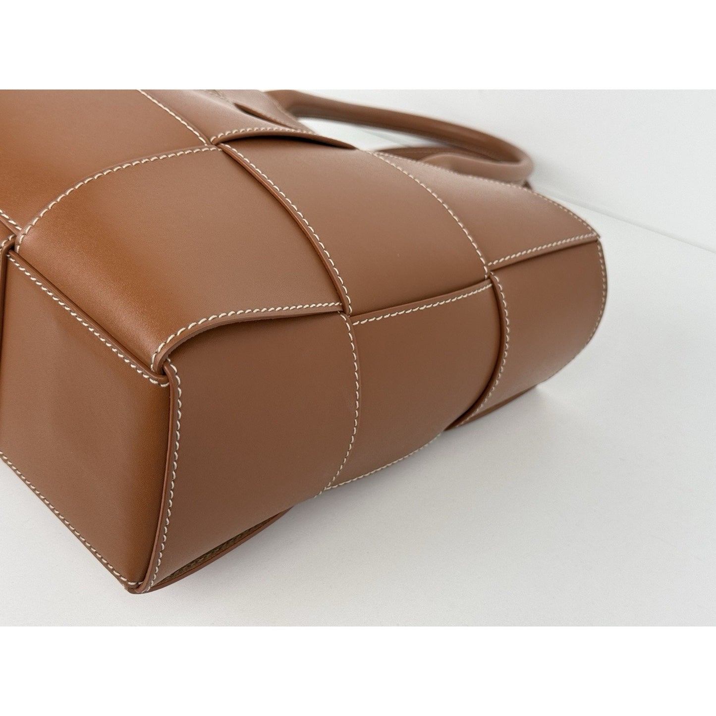 Bottega Veneta Nappa Maxi Intrecciato Men’s Arco Tote in Wood
