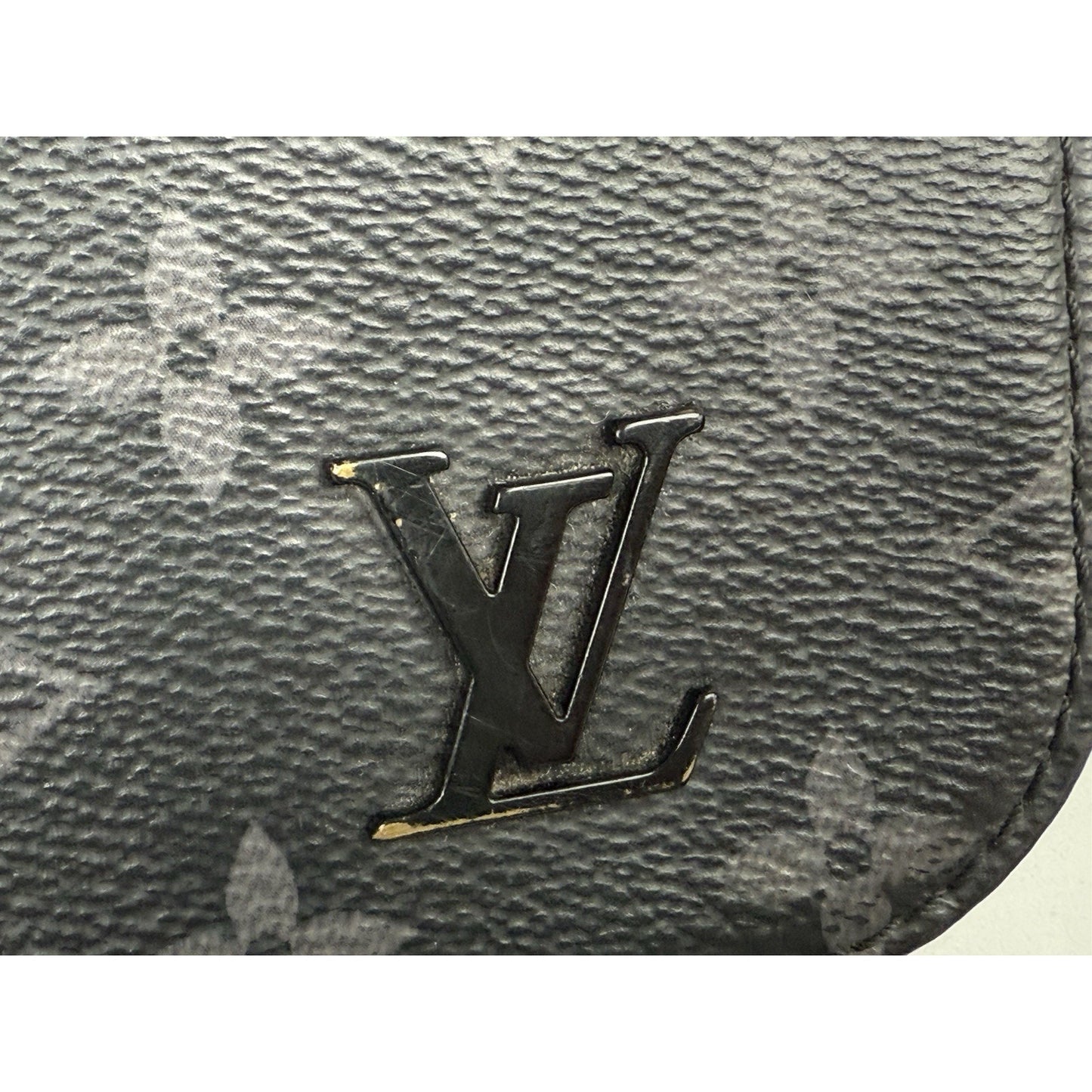 LOUIS VUITTOM District PM Monogram Eclipse Messenger Bag