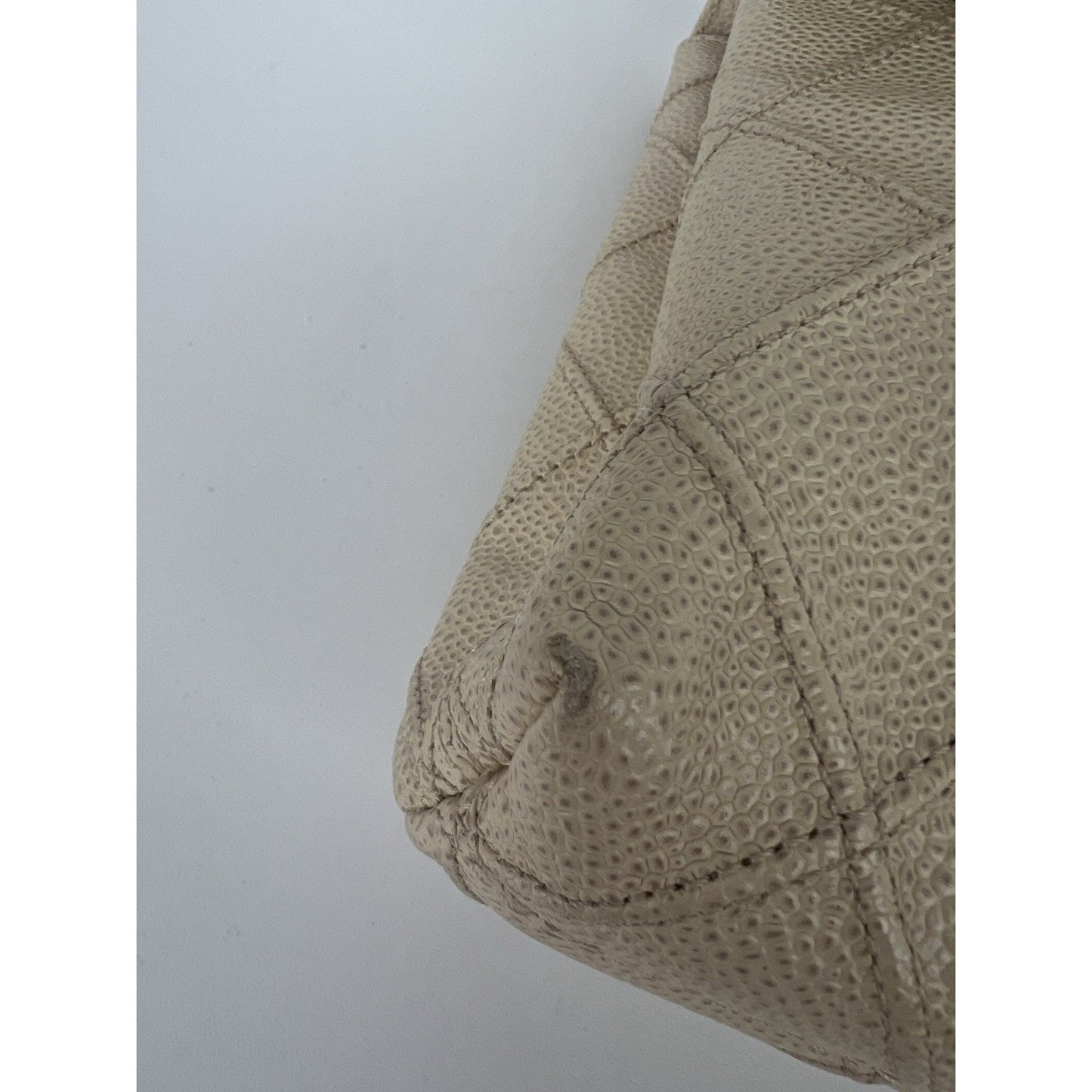 CHANEL Vintage (2000-2002) Caviar Diamond Stitch Oversized Flap Leather Clutch