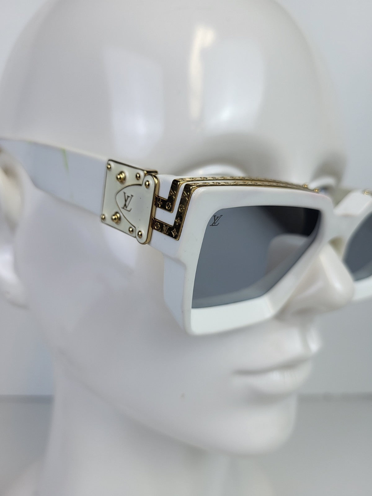 Louis Vuitton 2022 Millionaires 1.1 Sunglasses White 55/17