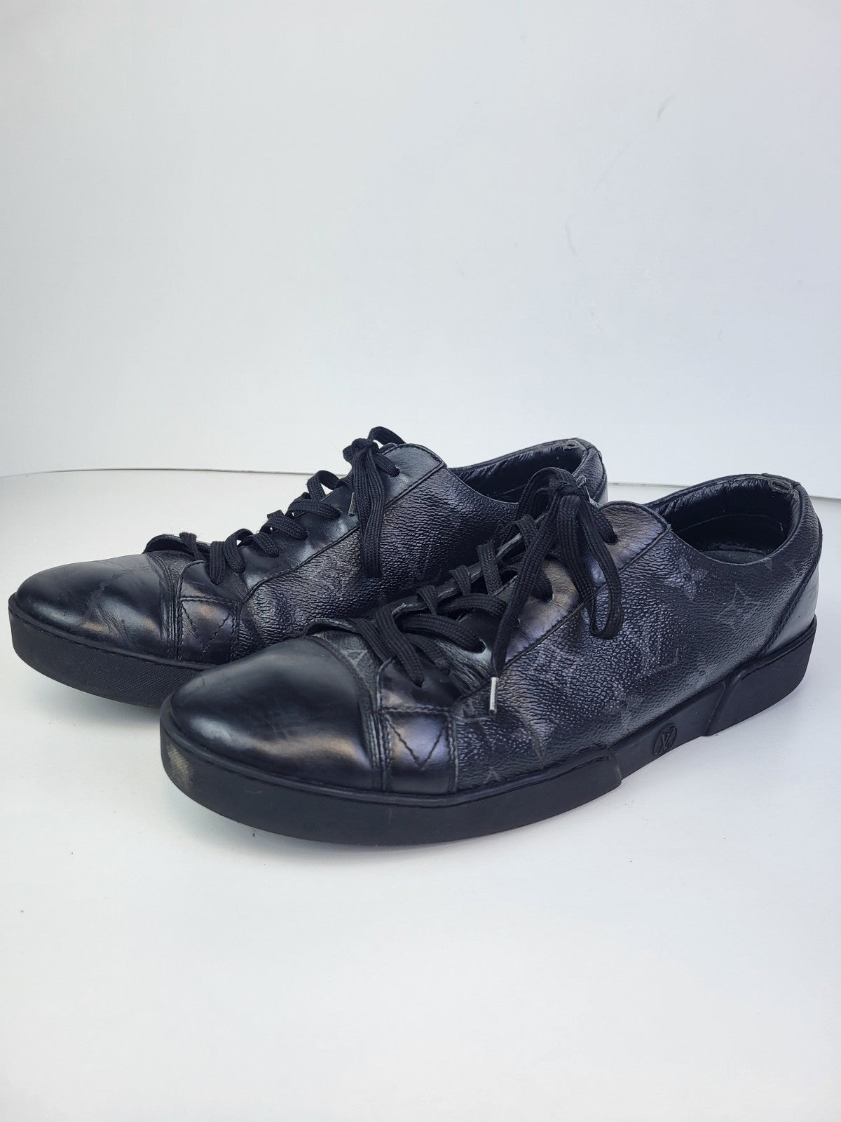 Louis Vuitton LV Monogram Leather Sneakers Size 8