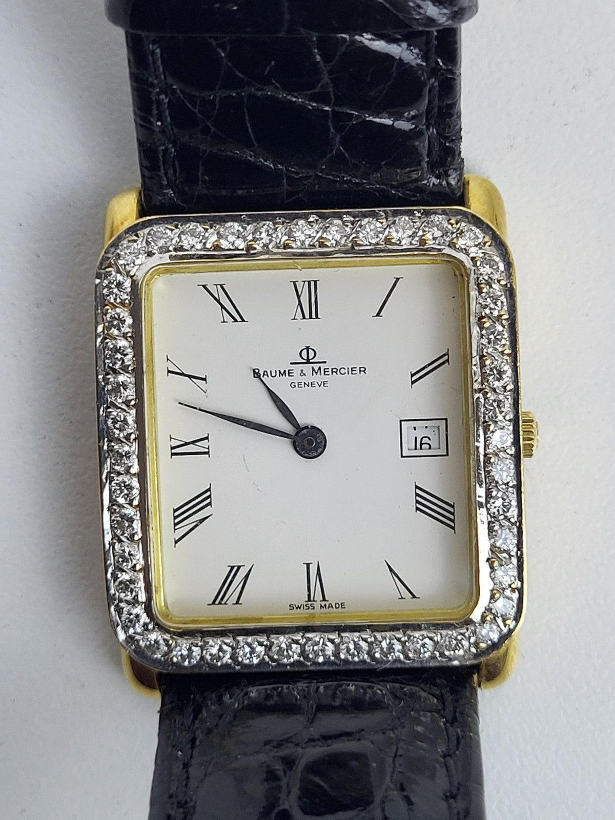 Baum & Mercier Diamond 18k Yellow Gold Ladies Watch 26mm Leather Band