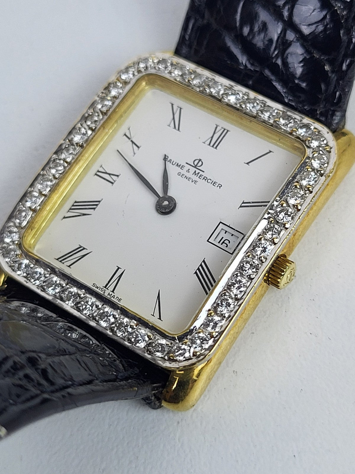 Baum & Mercier Diamond 18k Yellow Gold Ladies Watch 26mm Leather Band