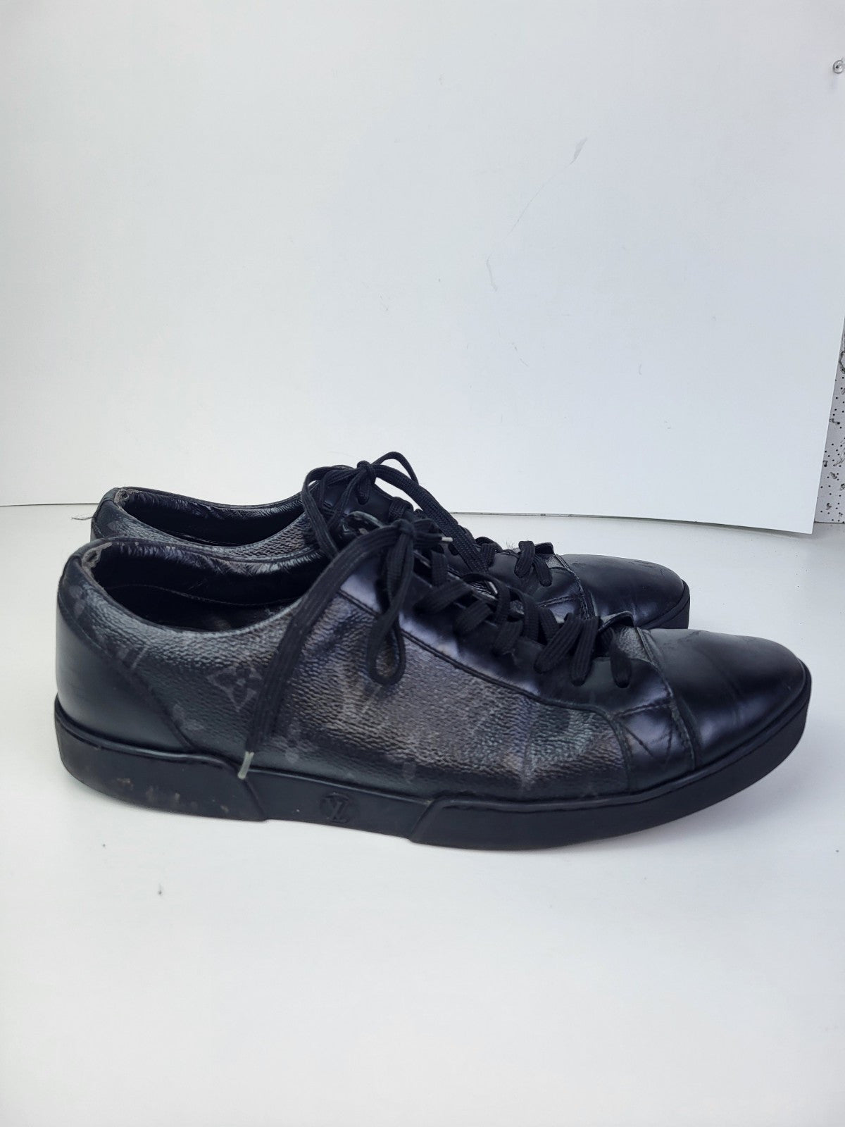 Louis Vuitton LV Monogram Leather Sneakers Size 8