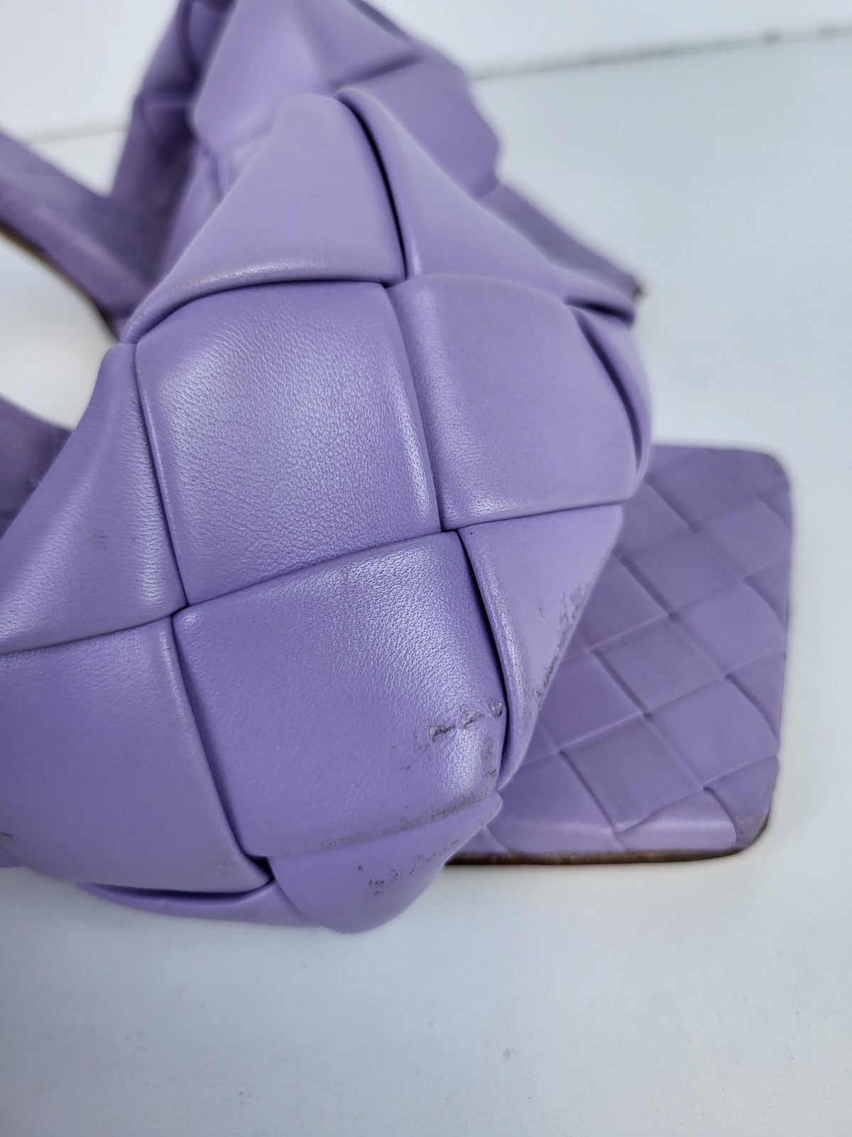 Bottega VenetaIntrecciato Weave Leather SlidesLilac Size 38