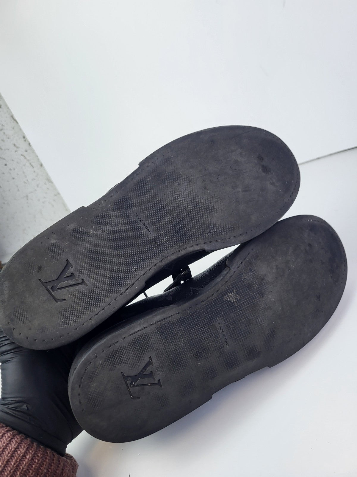 Louis Vuitton LV Monogram Leather Sneakers Size 8