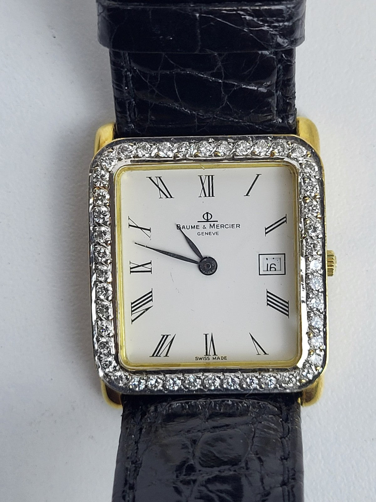 Baum & Mercier Diamond 18k Yellow Gold Ladies Watch 26mm Leather Band