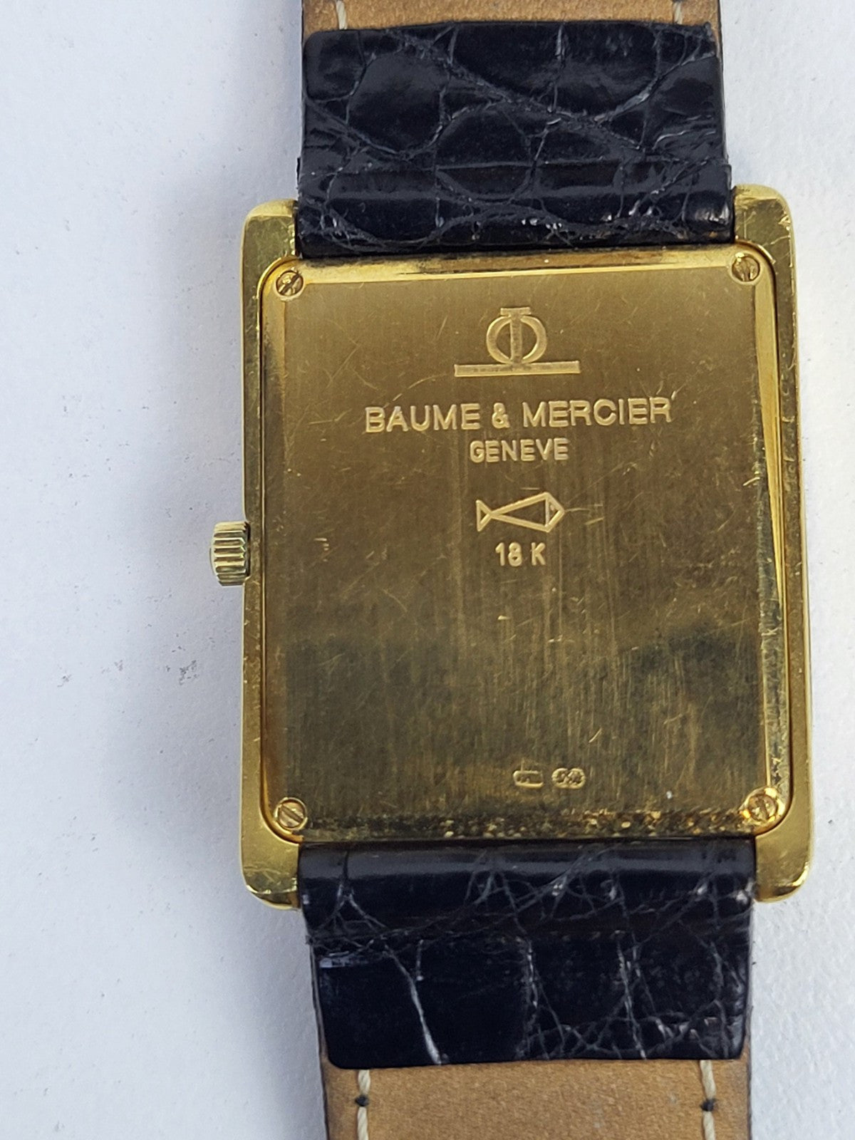 Baum & Mercier Diamond 18k Yellow Gold Ladies Watch 26mm Leather Band