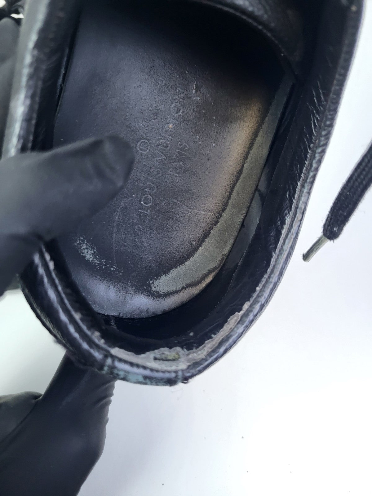 Louis Vuitton LV Monogram Leather Sneakers Size 8