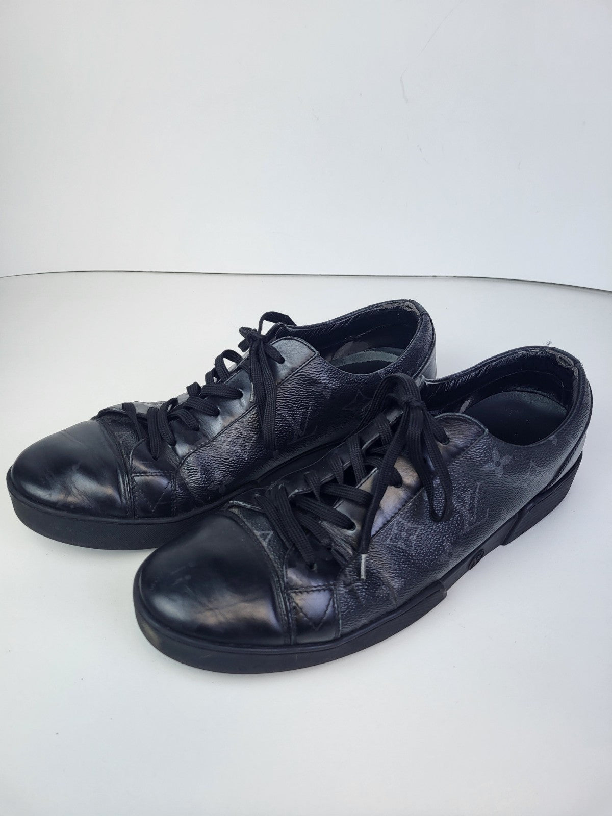 Louis Vuitton LV Monogram Leather Sneakers Size 8