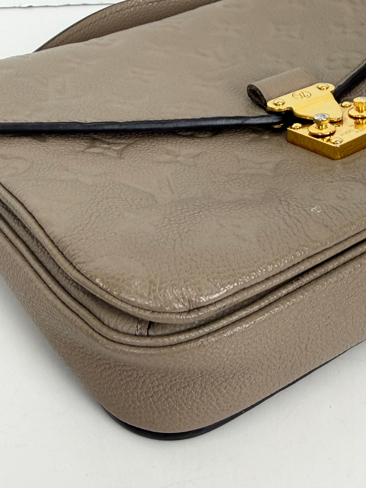 Louis Vuitton Pochette Metis Bag in Beige Monogram Empreinte Leather NFC YE-5