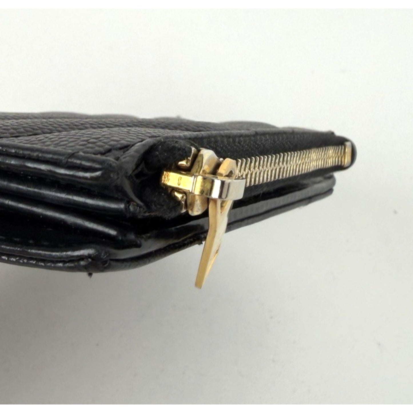 Saint Laurent Cassandre Quilted Grain De Poudre Leather Wallet in Black K3