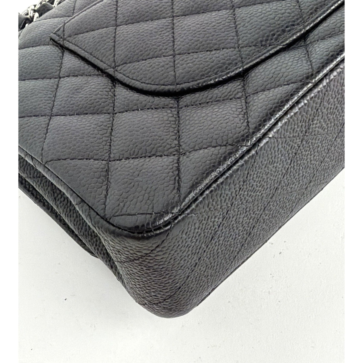 Chanel Classic Double Flap Shoulder Bag Medium in Black Caviar Leather 2012 D-04