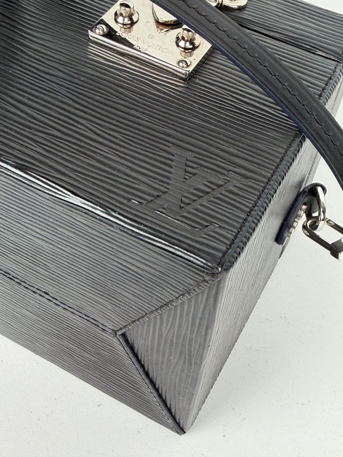 Louis Vuitton Bleecker Box in Black Epi Leather 2019 YS22