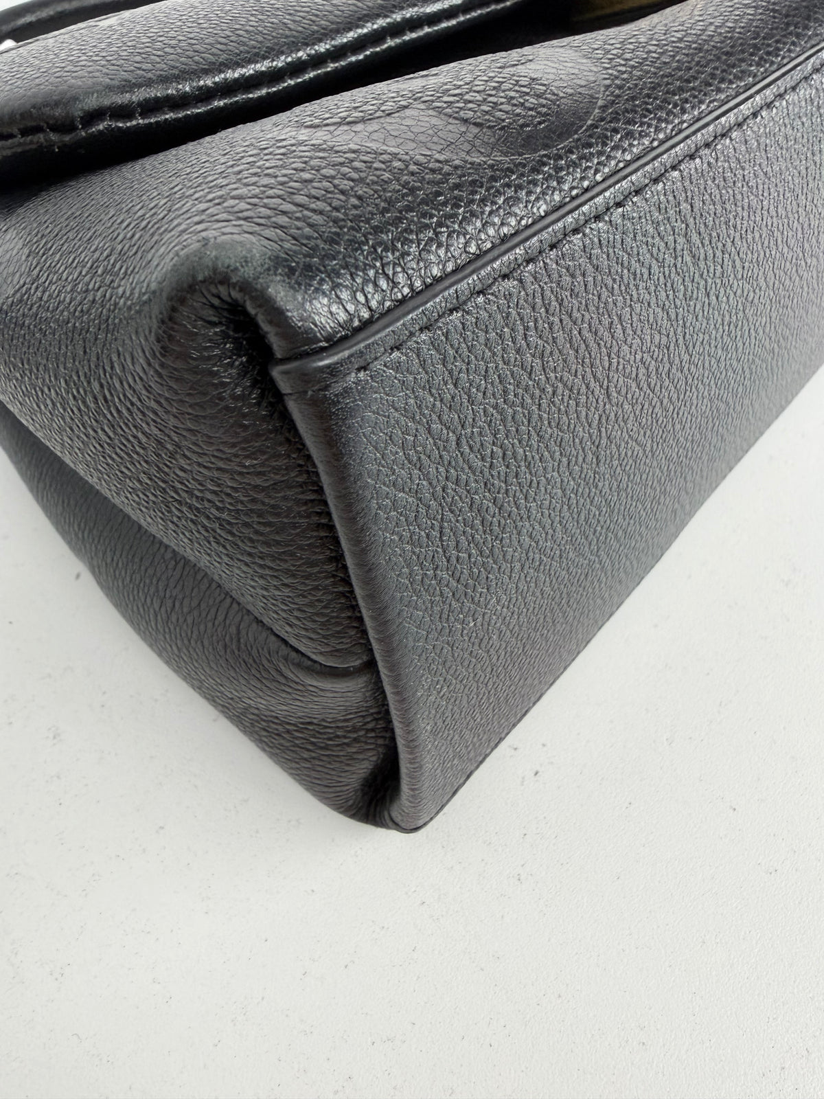 Louis Vuitton Madeleine MM Handbag LV Monogram in Black Empreinte Leather NFC YS2