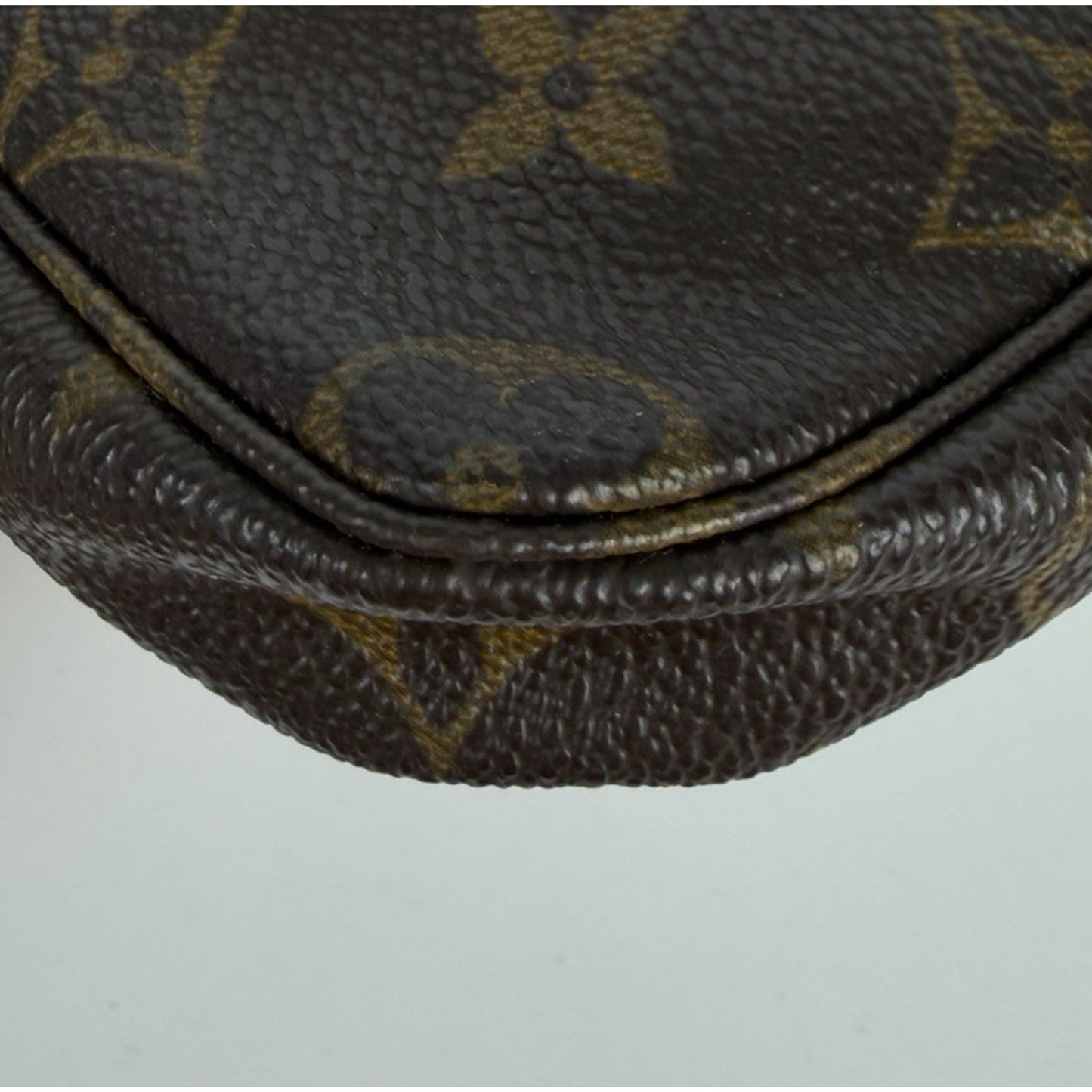 Louis Vuitton Mini Pochette Accessoires Bag in Coated Canvas Vintage 2004 S-05