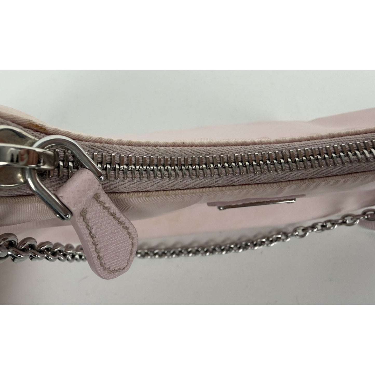 Prada Tessuto Re-Edition 2005 Shoulder Bag in Light Pink Nylon S08