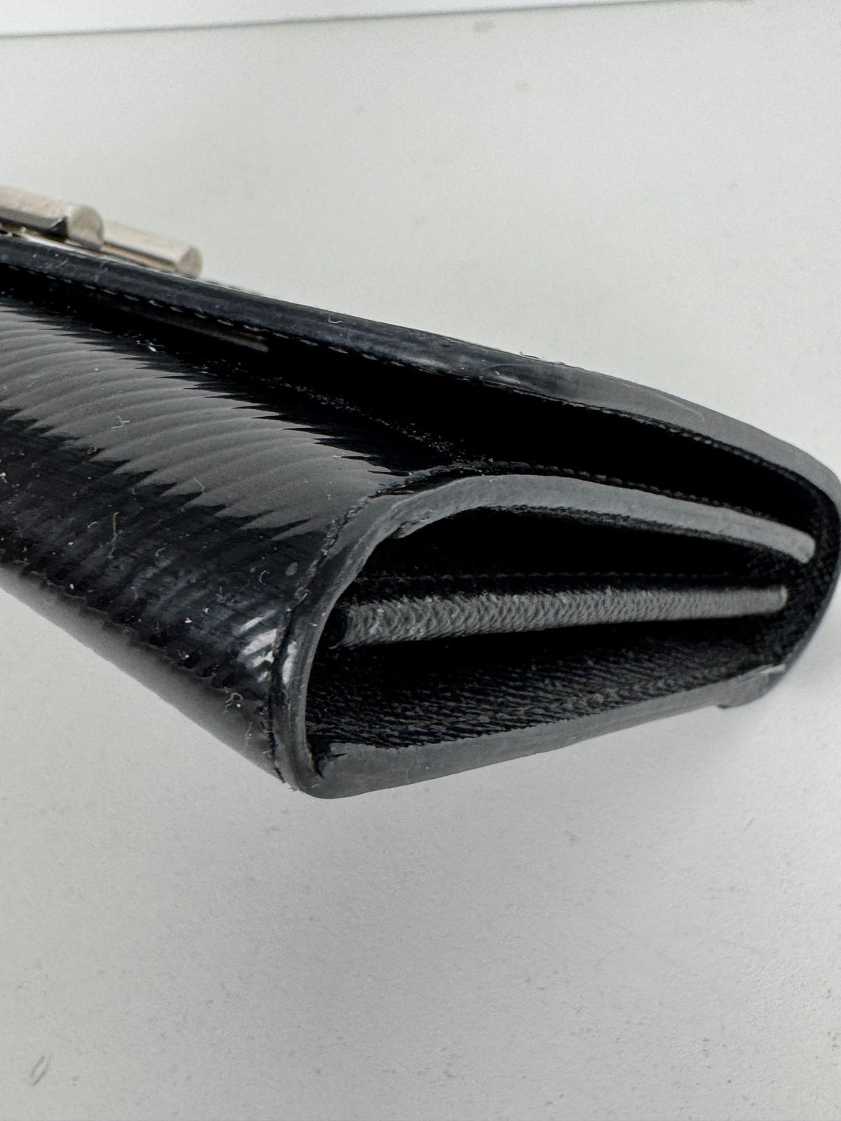 Louis Vuitton Twist Long Wallet in Black Epi Leather LV Twist-Lock Closure 2015 K3
