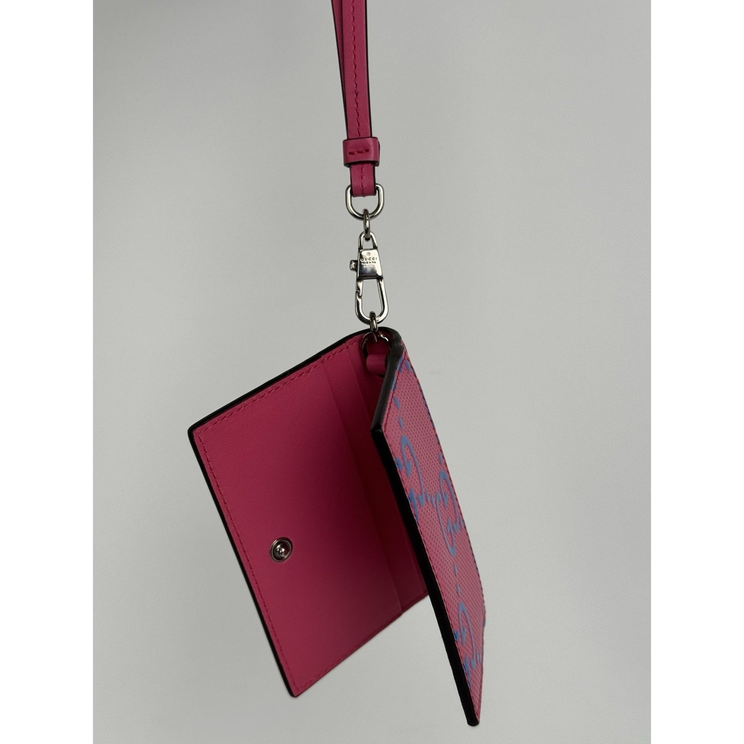 Gucci GG Perforated Leather Card Case in Pink C-1