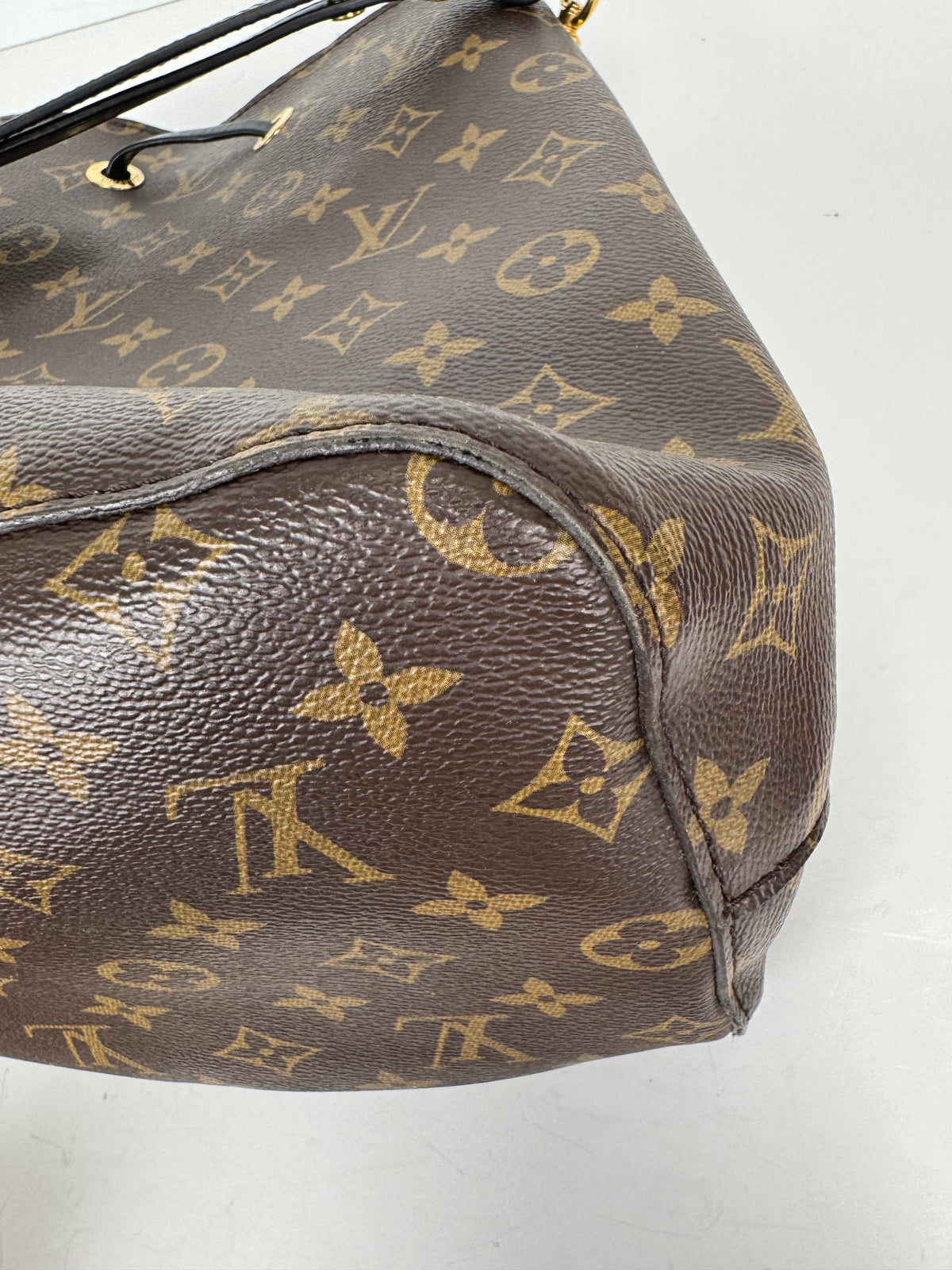 Louis Vuitton NeoNoe MM Bucket Bag in Brown LV Monogram Coated Canvas 2017 YF-2