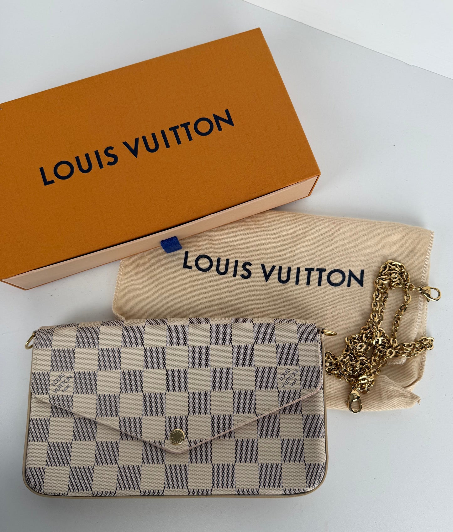 Louis Vuitton Felicie Pochette Bag in Damier Azur Coated Canvas 2019 S-06