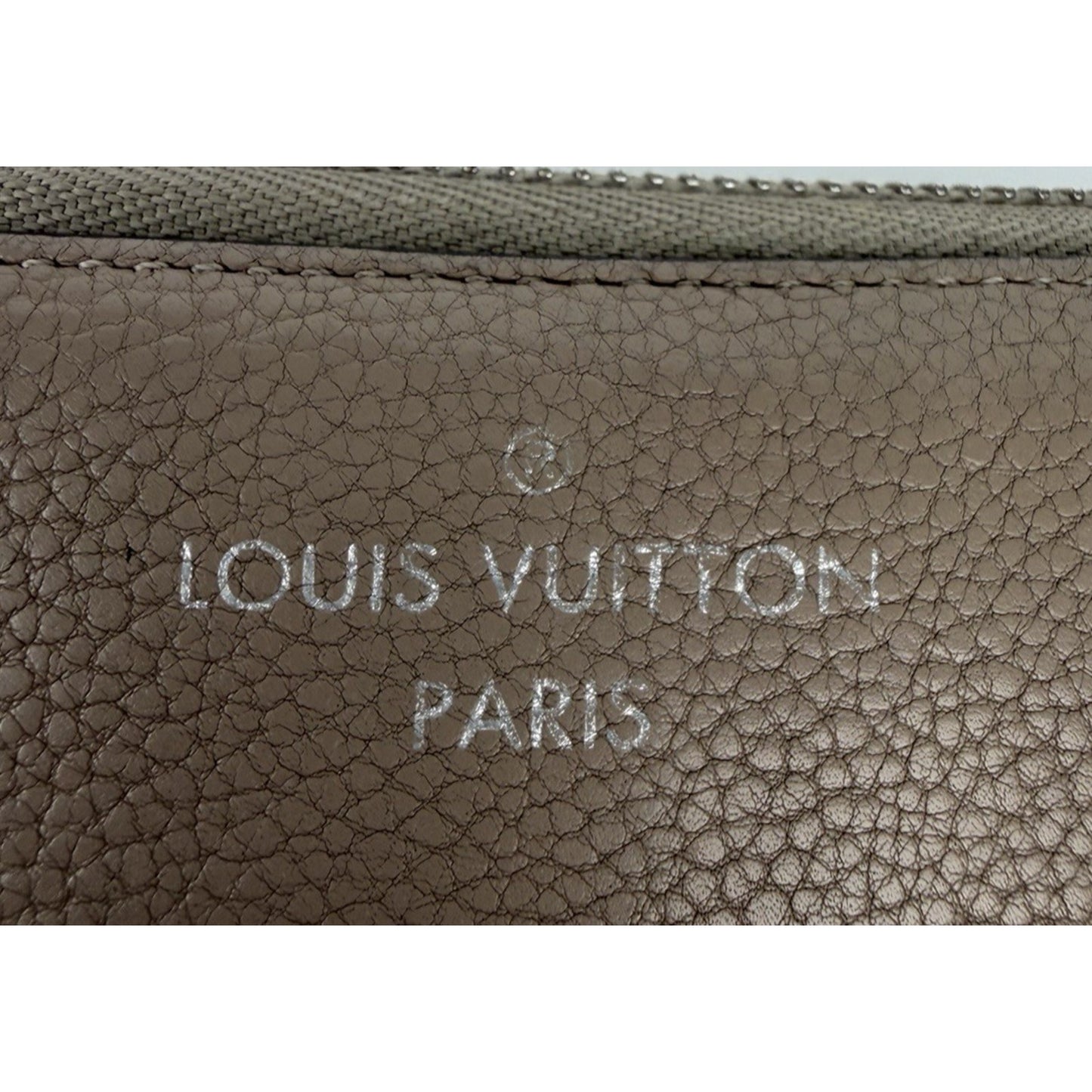 Louis Vuitton Comete Wallet in Galet (Beige) Taurillon Leather 2016