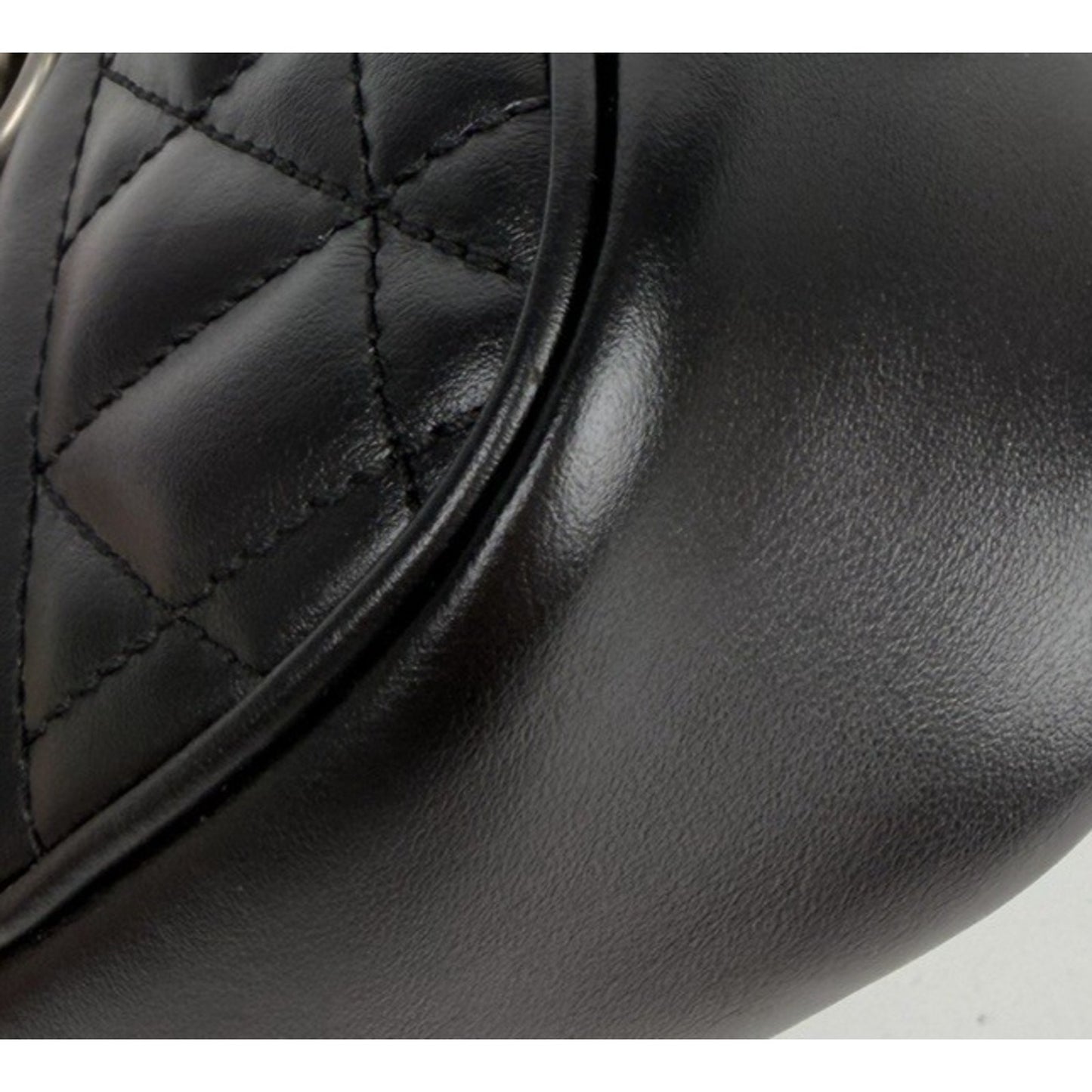 Gucci GG Marmont Mini Camera Crossbody Bag in Black Matelasse Leather S-14