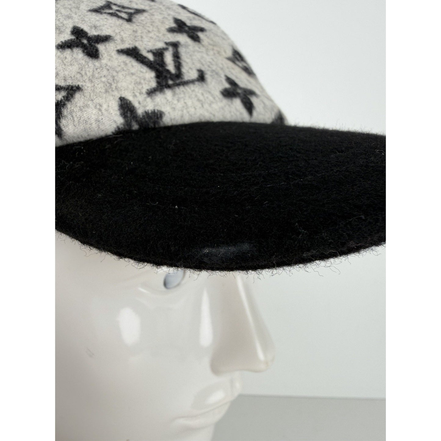 Louis Vuitton Carry On Cap Black Grey Wool Monogram M7210M Size M