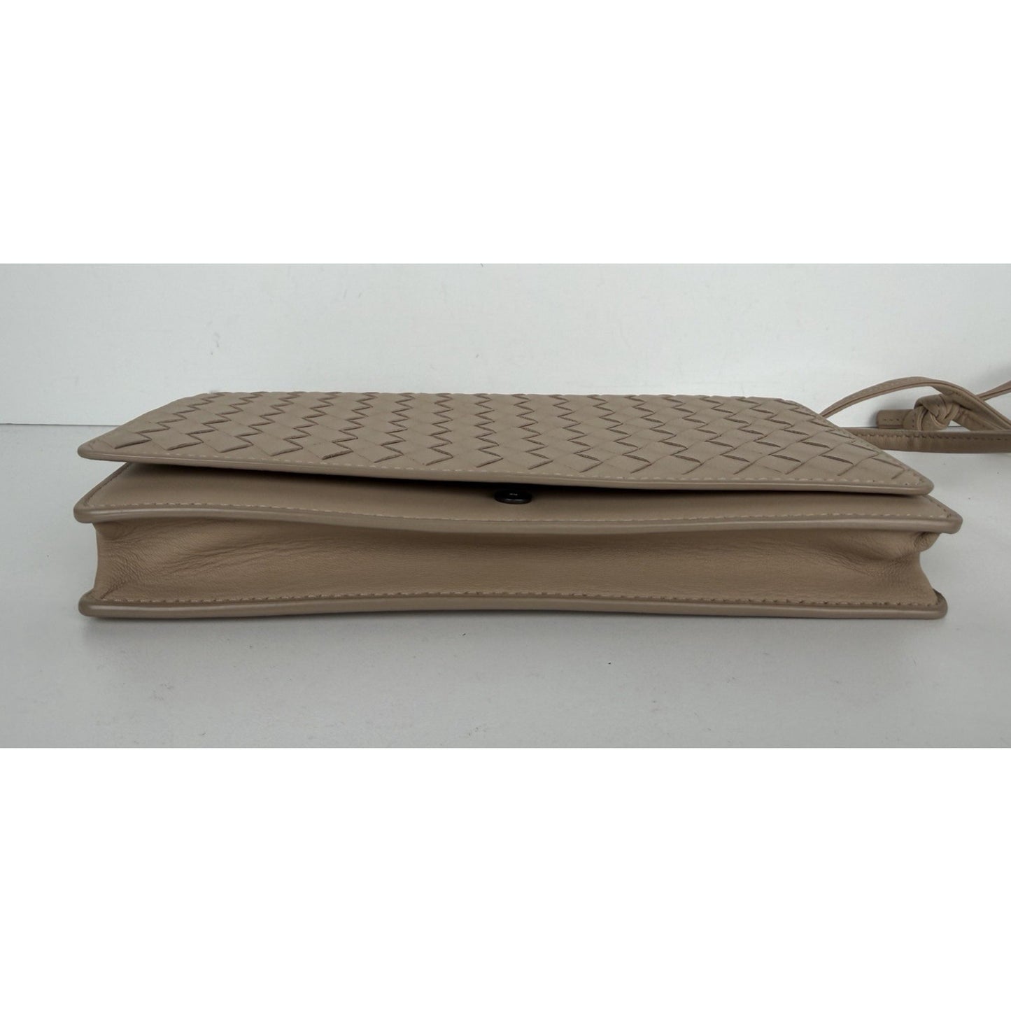 Bottega Veneta Crossbody Wallet On Chain Bag in Beige Intrecciato Leather S-05