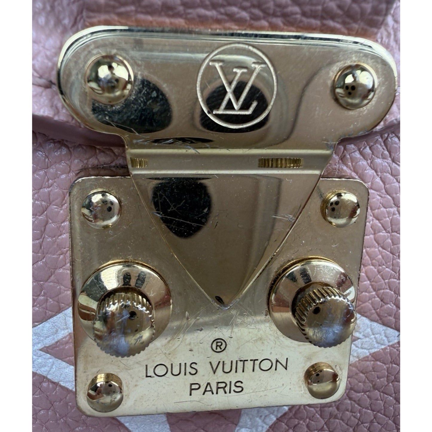 Louis Vuitton Pochette Metis Bicolor Rose Trianon & Cream Shoulder Bag NFC E2