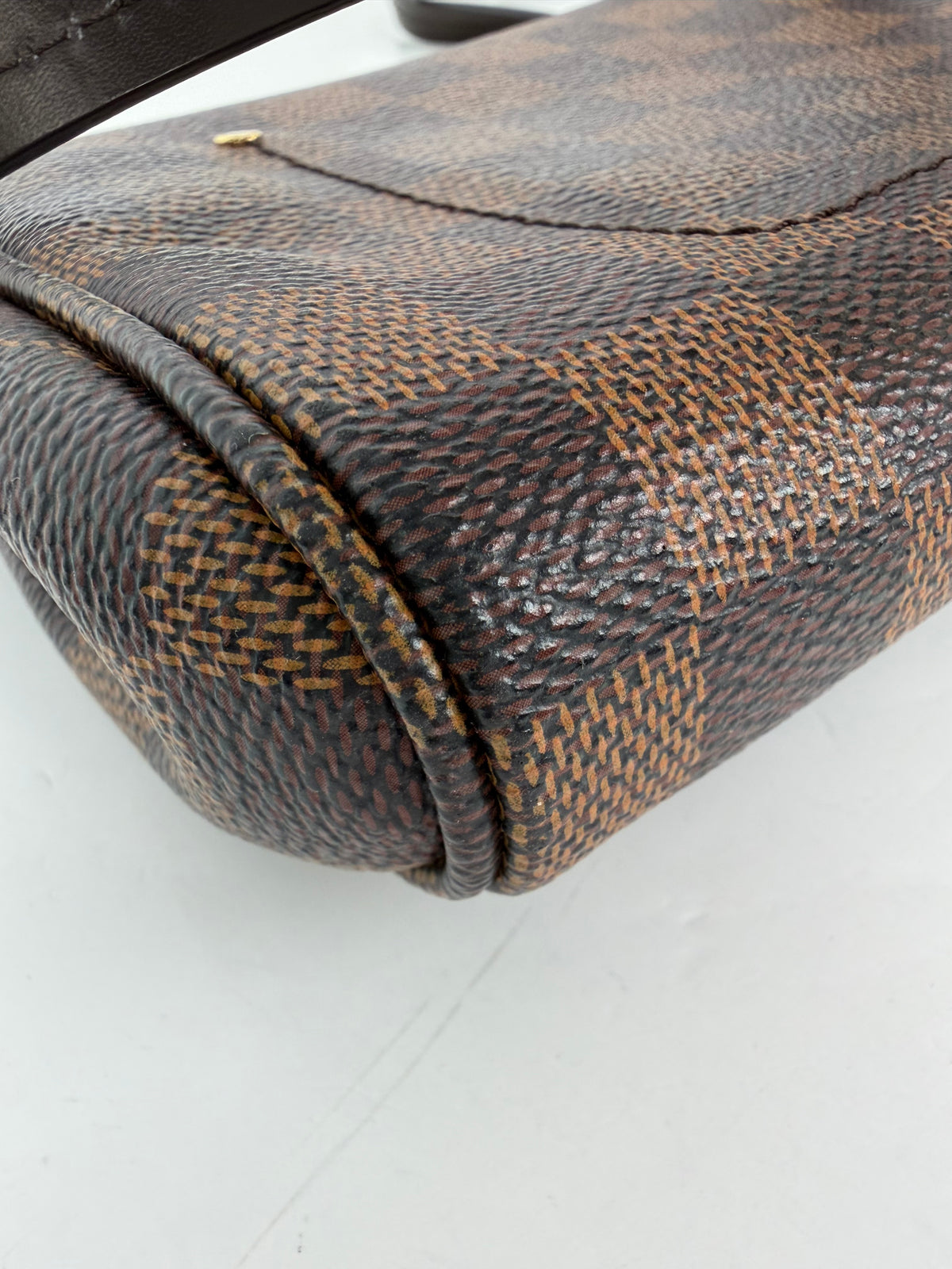 Louis Vuitton Favorite PM Shoulder Bag in Brown Damier Ebene Coated Canvas YS22