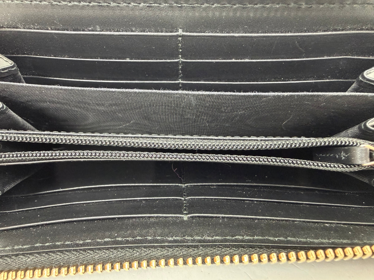 Gucci Guccissima Bow Zip Around Wallet in Black Leather Y