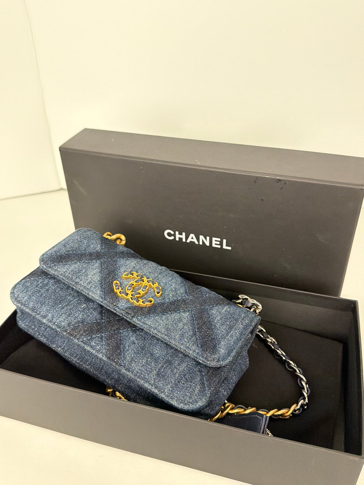 Chanel 19 Flap Bag Crafted in Blue Quilted Denim NFC YC8 L1